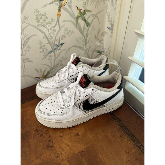 Nike Air Force 1 AF1 GOPKT Kid's Sneaker, Size Y4 Eur 36 Women’s 6 - Picture 3 of 8